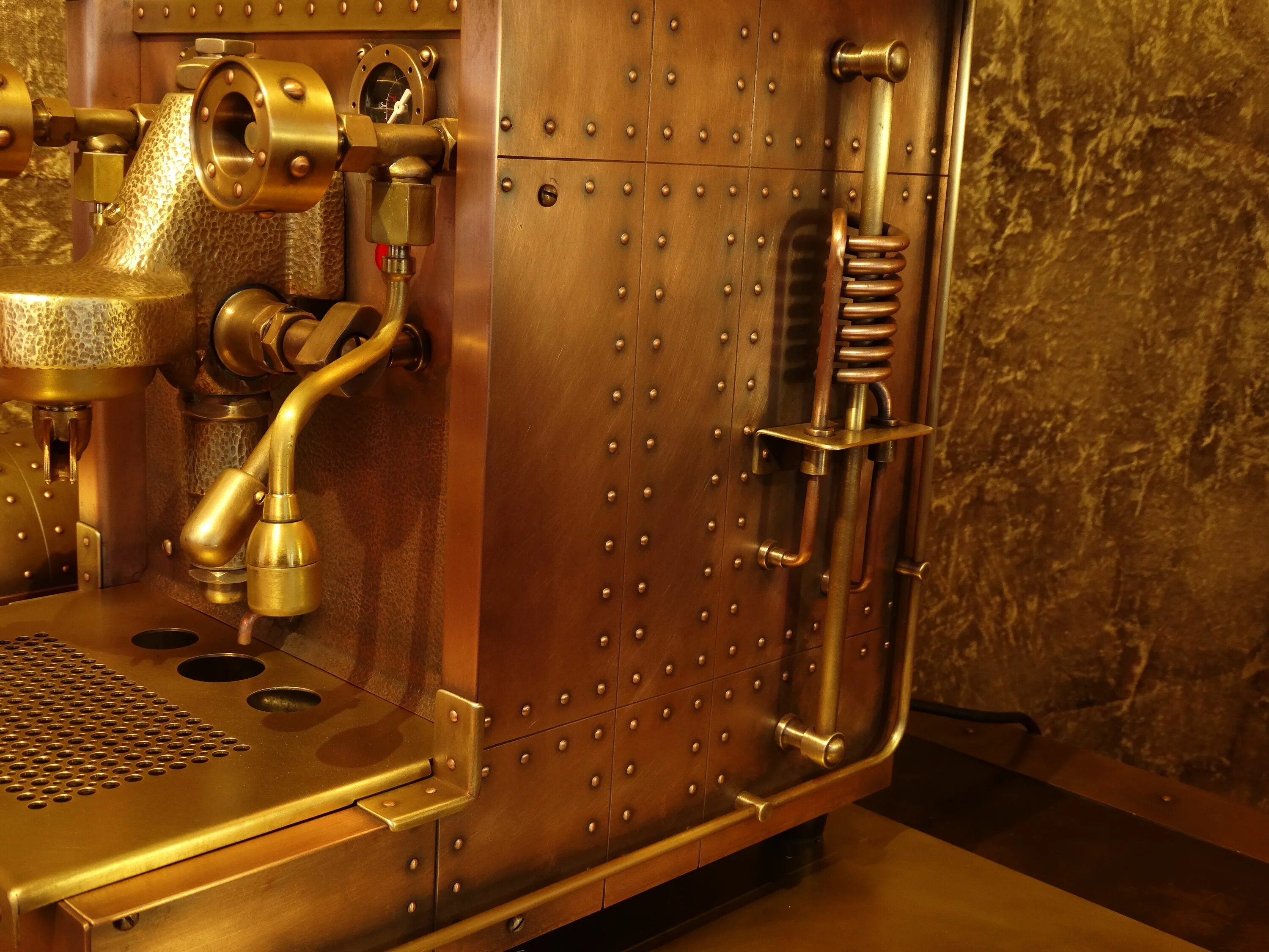 The quality copper bars. Copper brass. Производство медных труб. Посуда для тхали. Латунь это сплав меди с.