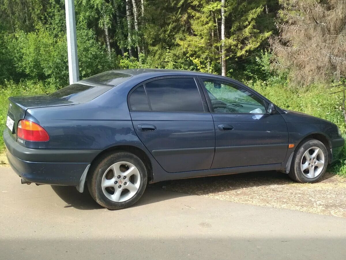 Тойота авенсис 1999 седан. Тойота авенсис 1999г. Toyota avensis 1999 зелёная. Toyota avensis 1999. Toyota avensis 1999 седан.