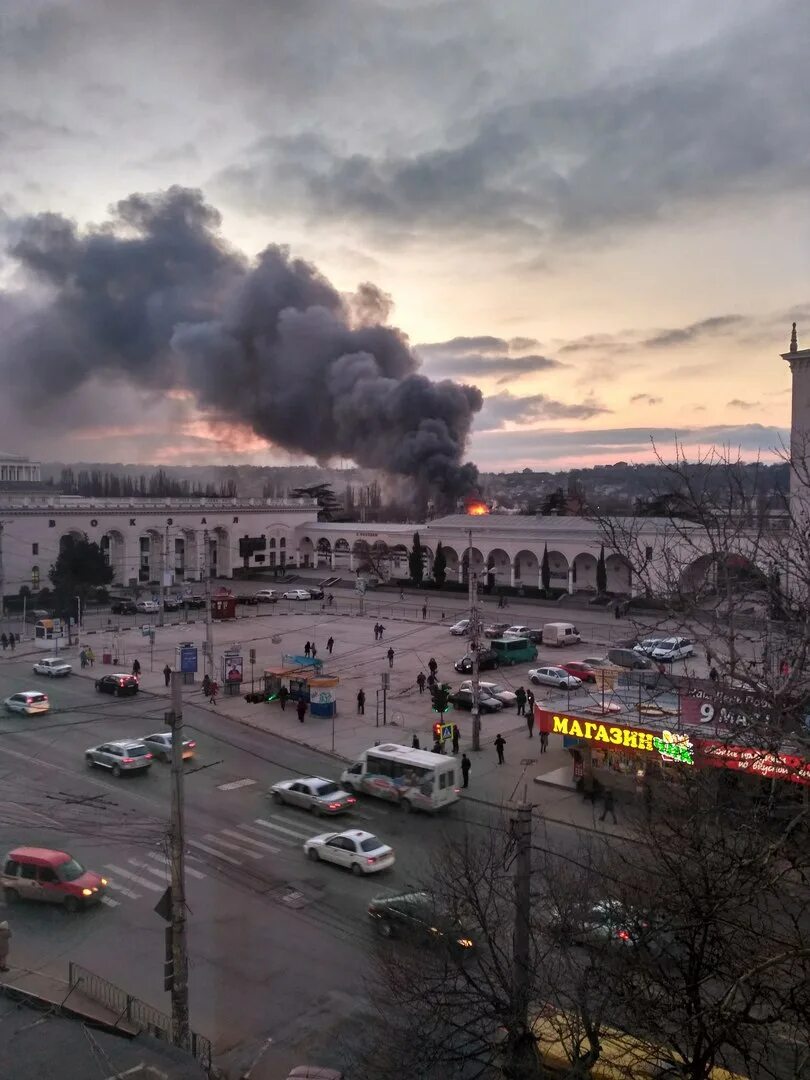 Пожар в Симферополе ЖД вокзал. Пожар в Симферополе сейчас. Вокзал горит. Что горело на ЖД вокзале.