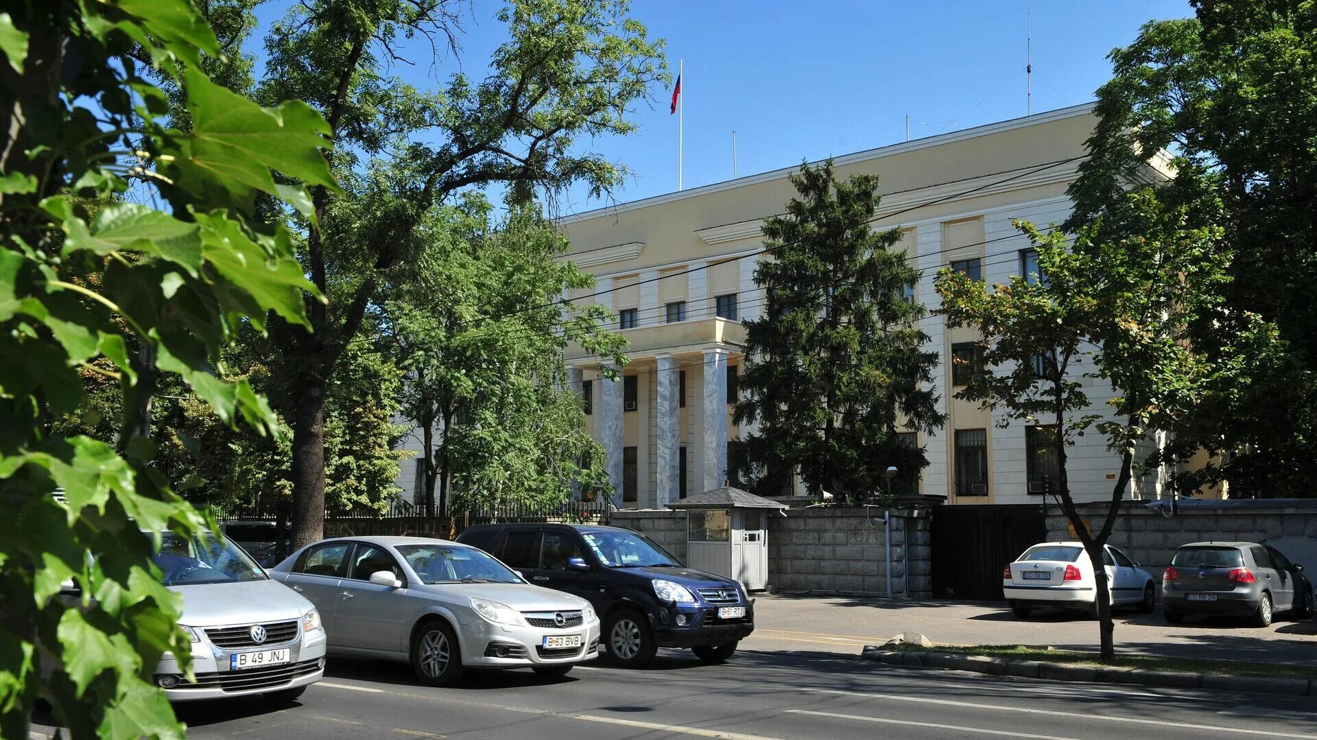 Посольство россии в румынии. Посольство Румынии в Москве. Посольство в Румынии в Бухаресте. Румынское посольство в Кишиневе.