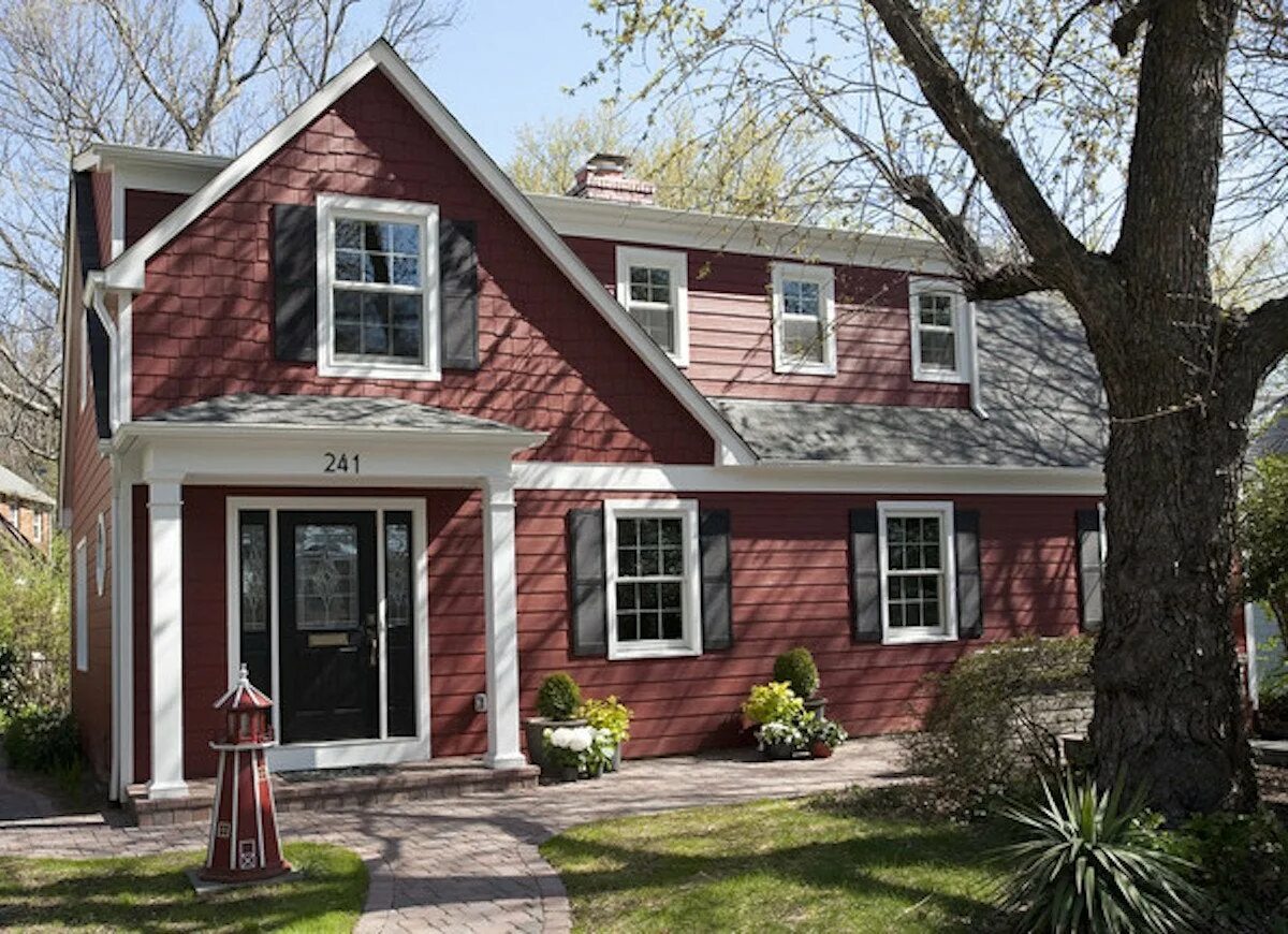 Красный фасад дома. Красивые цвета домов. Дом сайдинг. Красивые фасады деревянных домов.