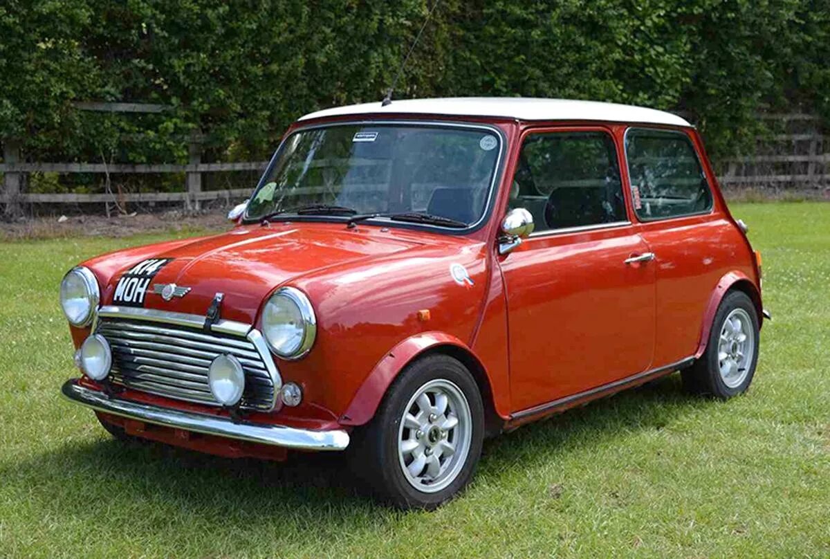 Включи мини истории. Мини Купер 1997. Mini Cooper s 1997. Мини Купер 1961. Мини Купер 1.