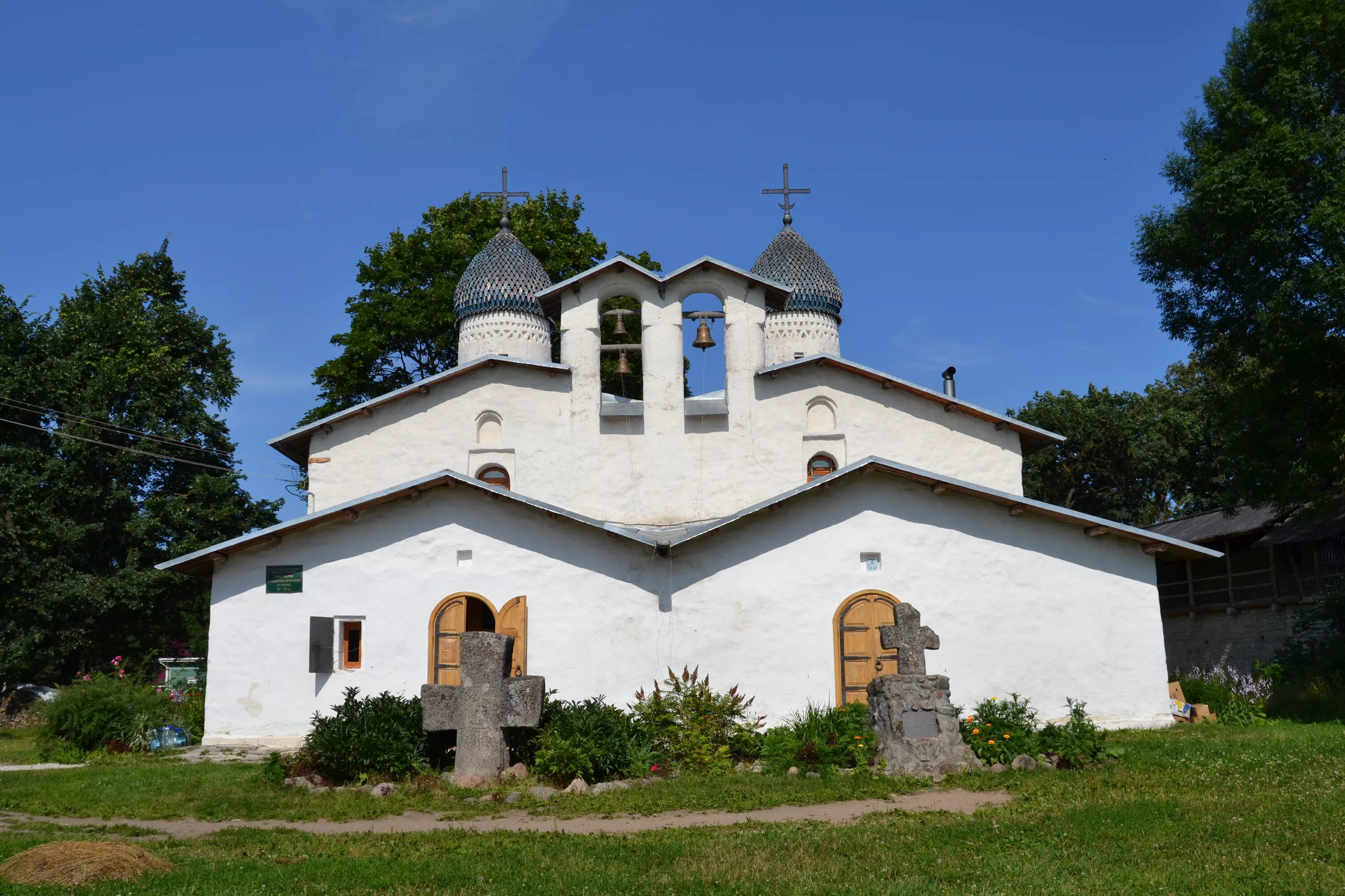 храм покрова от пролома псков. храм покрова и рождества. храм покрова и рождества от пролома псков.