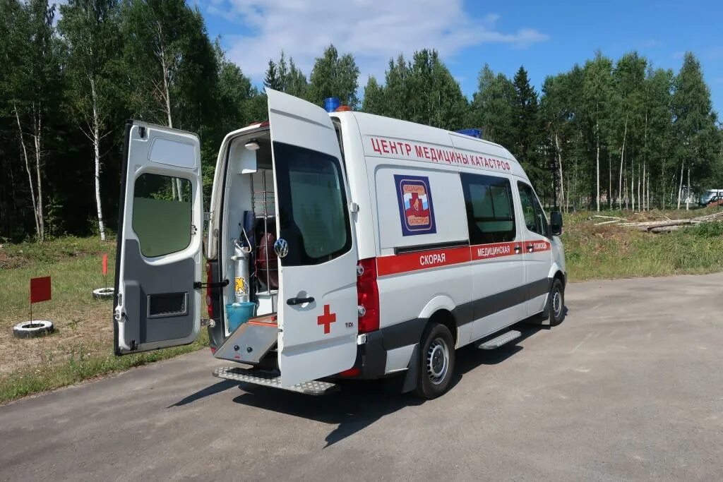 Номер скорой петрозаводск. Больница скорой помощи киров киров. Больница авто. Фото из машины скорой. Номер скорой петрозаводск.