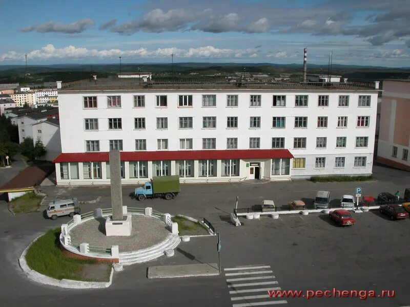 никель город мурманская. дворец культуры "восход", пгт. никель город мурманская. площадь никеля. площадь никеля.