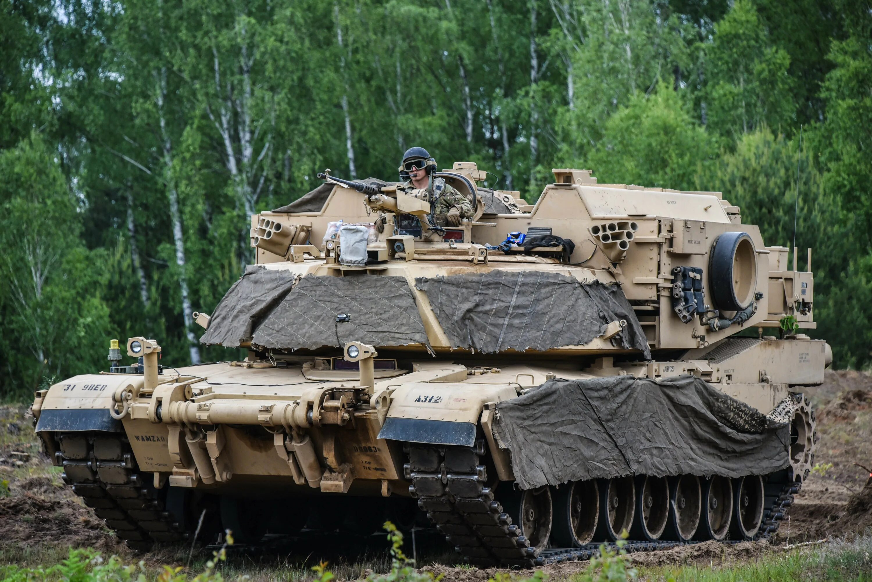 M1150 assault breacher. Штурмовая машина разминирования m1150. Бронемашина m1150. Машина разминирования m1 assault breacher vehicle. Машина разминирования m1 assault breacher vehicle.
