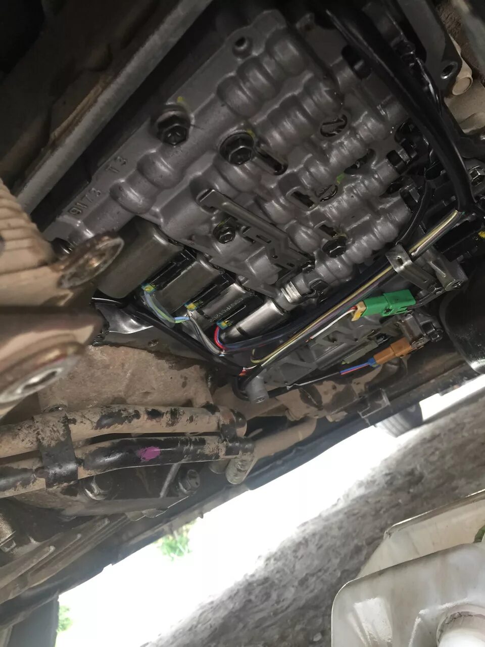 Масло акпп 09g. Поддон акпп vw t5 multivan. заливная пробка акпп фольксваген т5 2.5. масло в акпп фольксваген мультивен т5 2.5 дизель. фольксваген транспортёр т5 2.5 автомат, шланги и радиатор акпп.