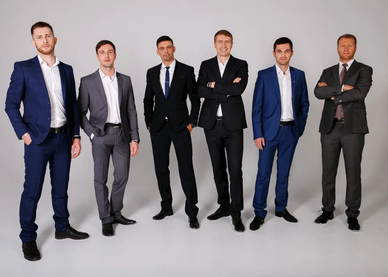 черный двубортный костюм. мужские костюмы казань. мужские костюмы казань.