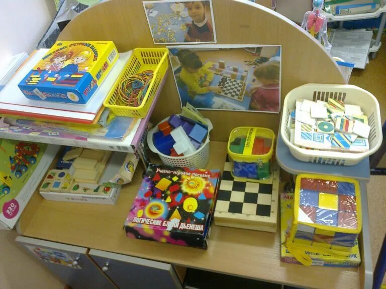 Настольные игры в старшей группе. Настольно-печатные игры в старшей группе. Дидактические игры по пдд для дошкольников своими руками. Игры для старшей группы. Настольные игры для ясельной группы.