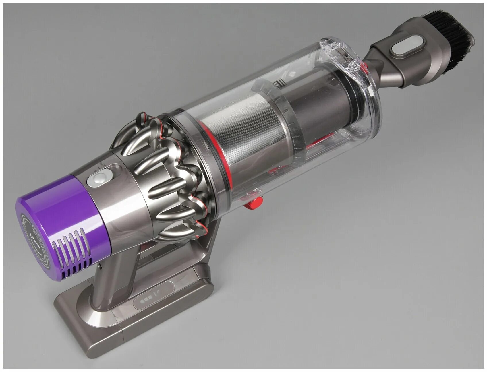 Absolute 10. Dyson Cyclone v10. Dyson Cyclone v10 absolute. Пылесос Dyson v10 absolute. Пылесос Дайсон v12.