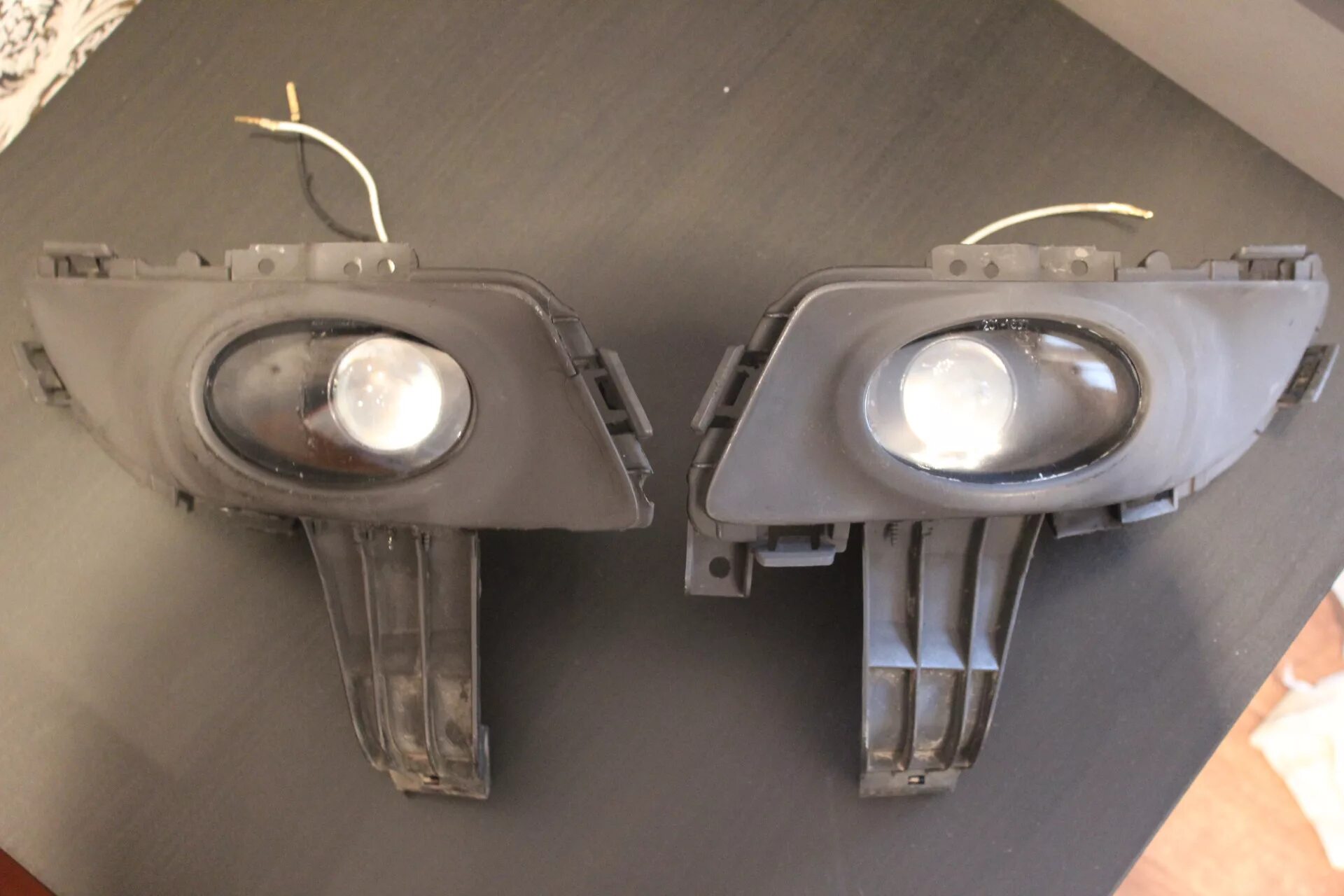 Лампочка 3бл габарит задний мазда 3. Лампа заднего хода мазда 3 бк. Подсветка номерного знака 3302. Лампочка ближнего света мазда 3. Mazda 3 bk фары лампы.