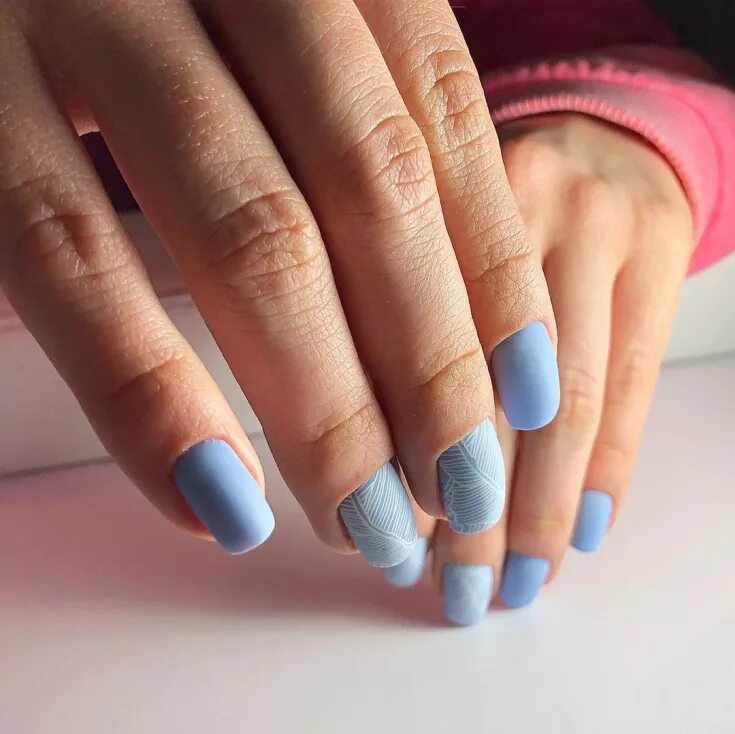 голубой матовый маникюр. темно-синий матовый маникюр. голубые матовые ногти. маникюр на короткие ногти голубого цвета. серо-голубой маникюр.