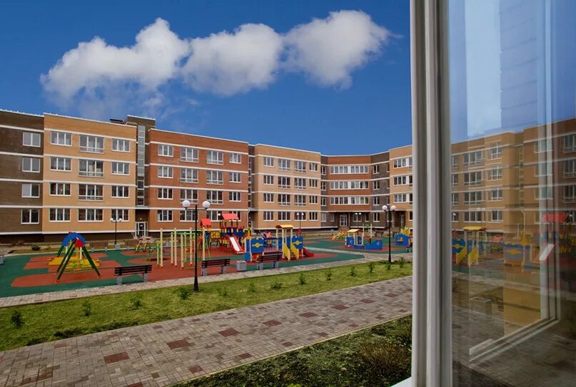 Малоэтажный многоквартирный жилой дом. Жк истра дом. Студия в жк малая истра. Жилой комплекс малая истра 14. Малая истра дом 2.