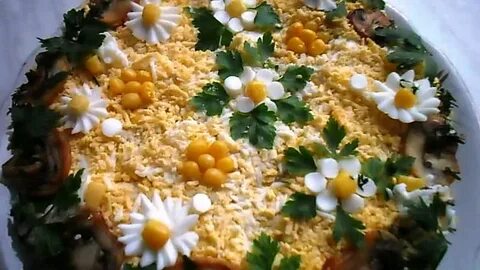 Салат леший с грибами и курицей слоями