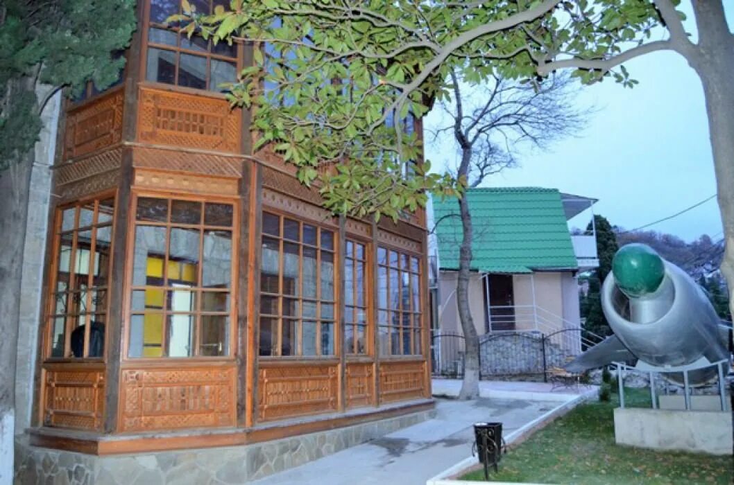 Музей амет-хан султана. Алупка музей аметхана. Музея дважды героя советского союза амет-хана султана (г. Дом музей амет хана султана ялта. Алупка музей аметхана.