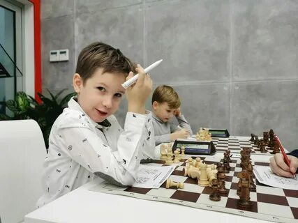 Мальчик шахматы