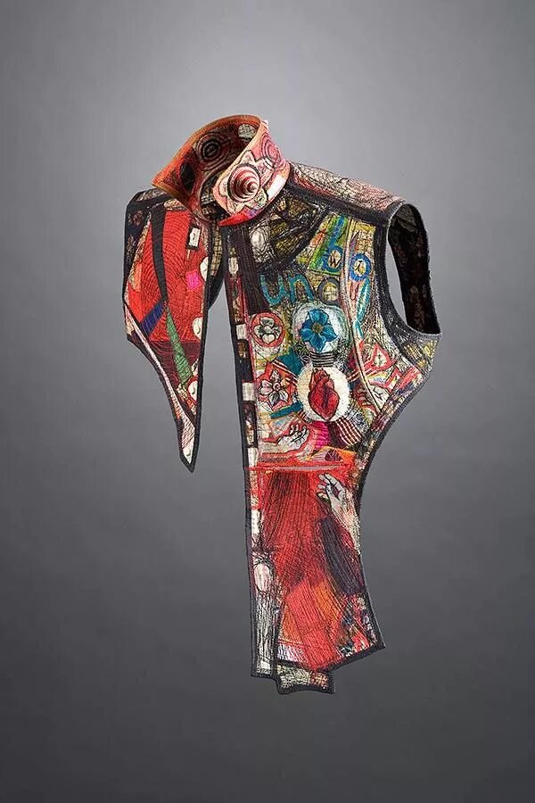 Viktor rolf коллекции одежды. Искусство в одежде. Лонгслив wornstar. Вышивка джинсовка дракон. Art wear.