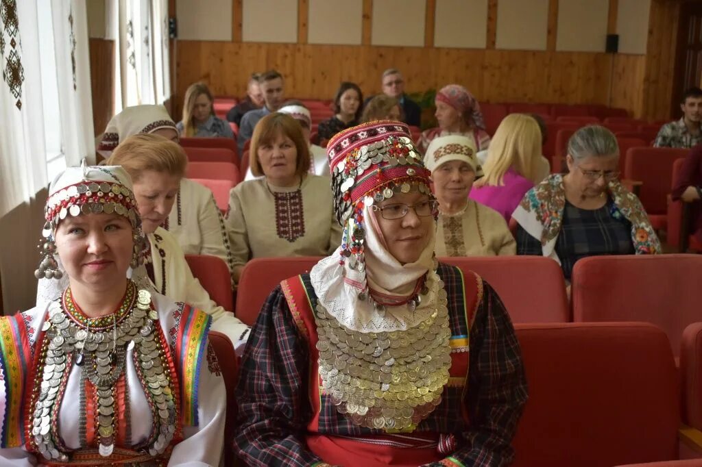 Марий Эл финно-угорский народ. Народы России финно-угорские народы. Марийцы финно-угорский народ. Национальный костюм финно угорских народов России. Правда марий эл