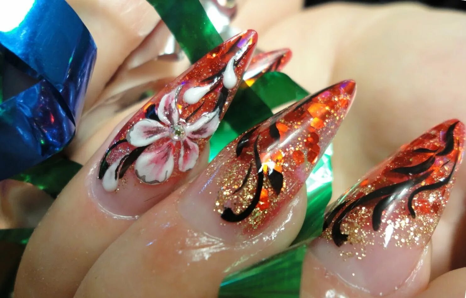 аквариумные ногти 2023. маникюр аквариум. выкладной френч с сухоцветами. ногти аквариум. аквадизайн ногтей 2022.