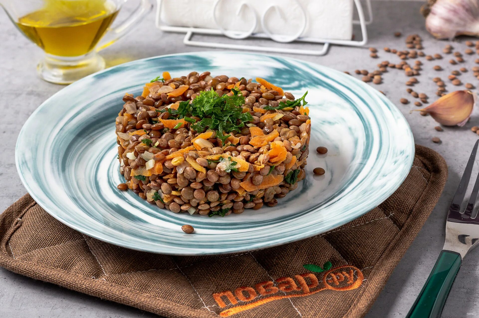 Как приготовить вкусно чечевицу на гарнир зеленую. Чечевица с морковью. чечевица с морковью и луком. гарнир из чечевицы. чечевица с овощами гарнир.