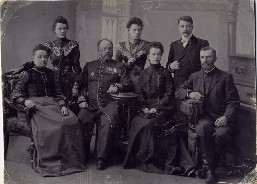 София орлова дворянская семья 1890. Старинные дворянские фамилии. Андрей осипович карелин подаяние. Дворянство в конце 19 века. Дворянин российской империи 19 века.