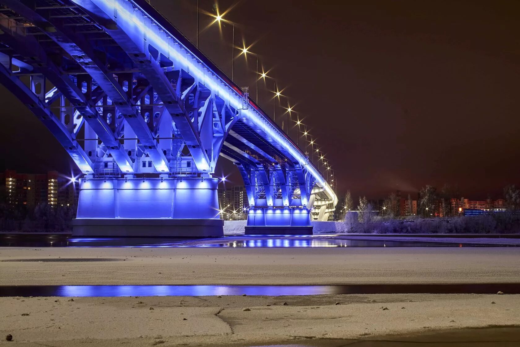 Свет левый берег. Дубна мост через Волгу. Мост в городе Дубна через Волгу. Дубна Волга мостик. Дубна вид с моста.