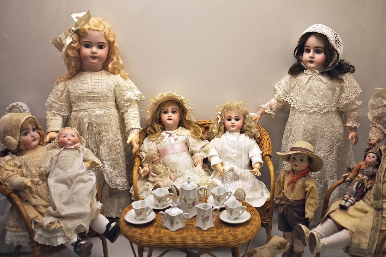 Музей Саламанки фарфоровые куклы. Ильмира Степанова Антикварные куклы. Французские куклы 19 века. First doll