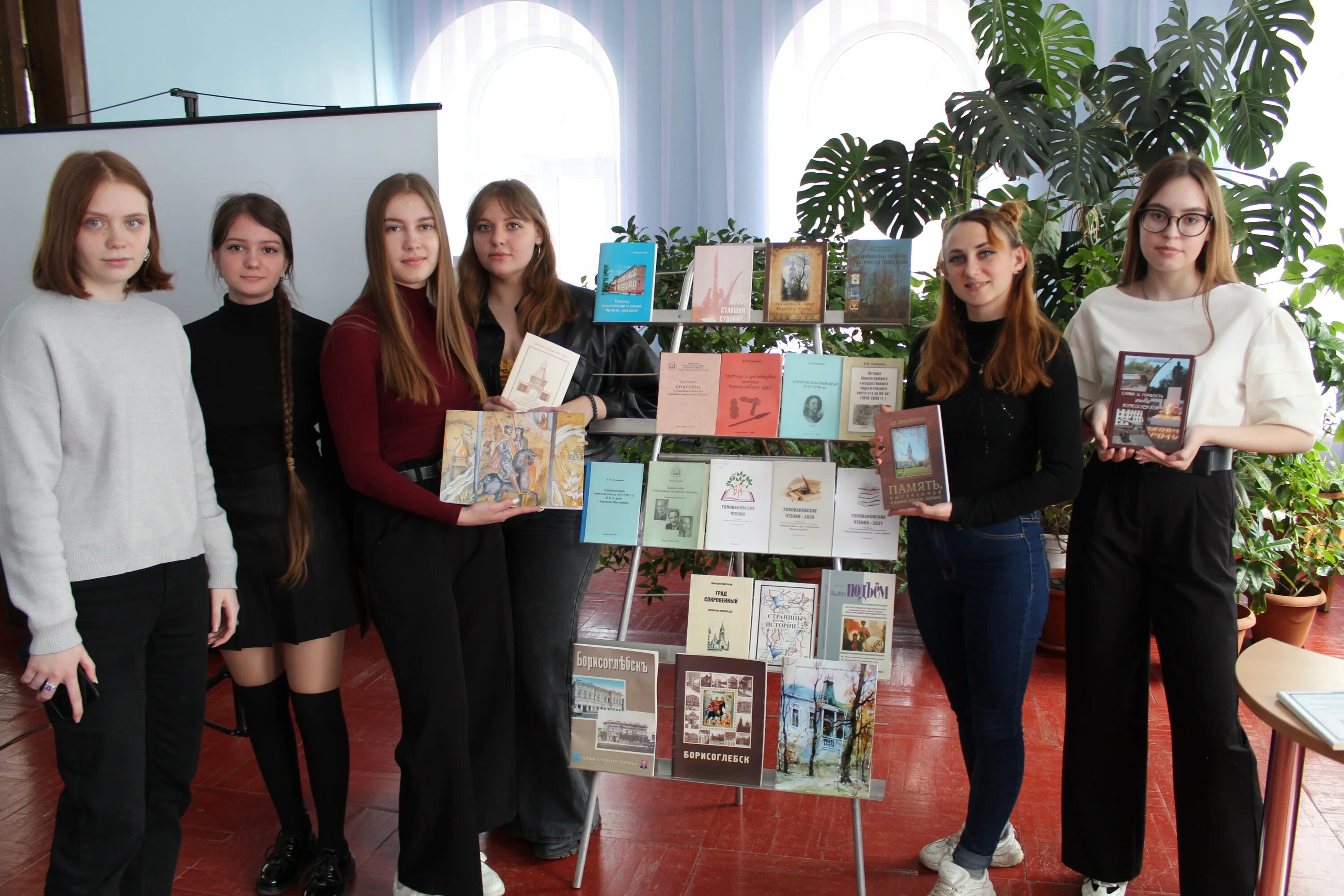 Студенты посетили выставку