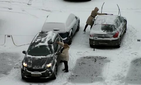 Прогрев машины под окнами