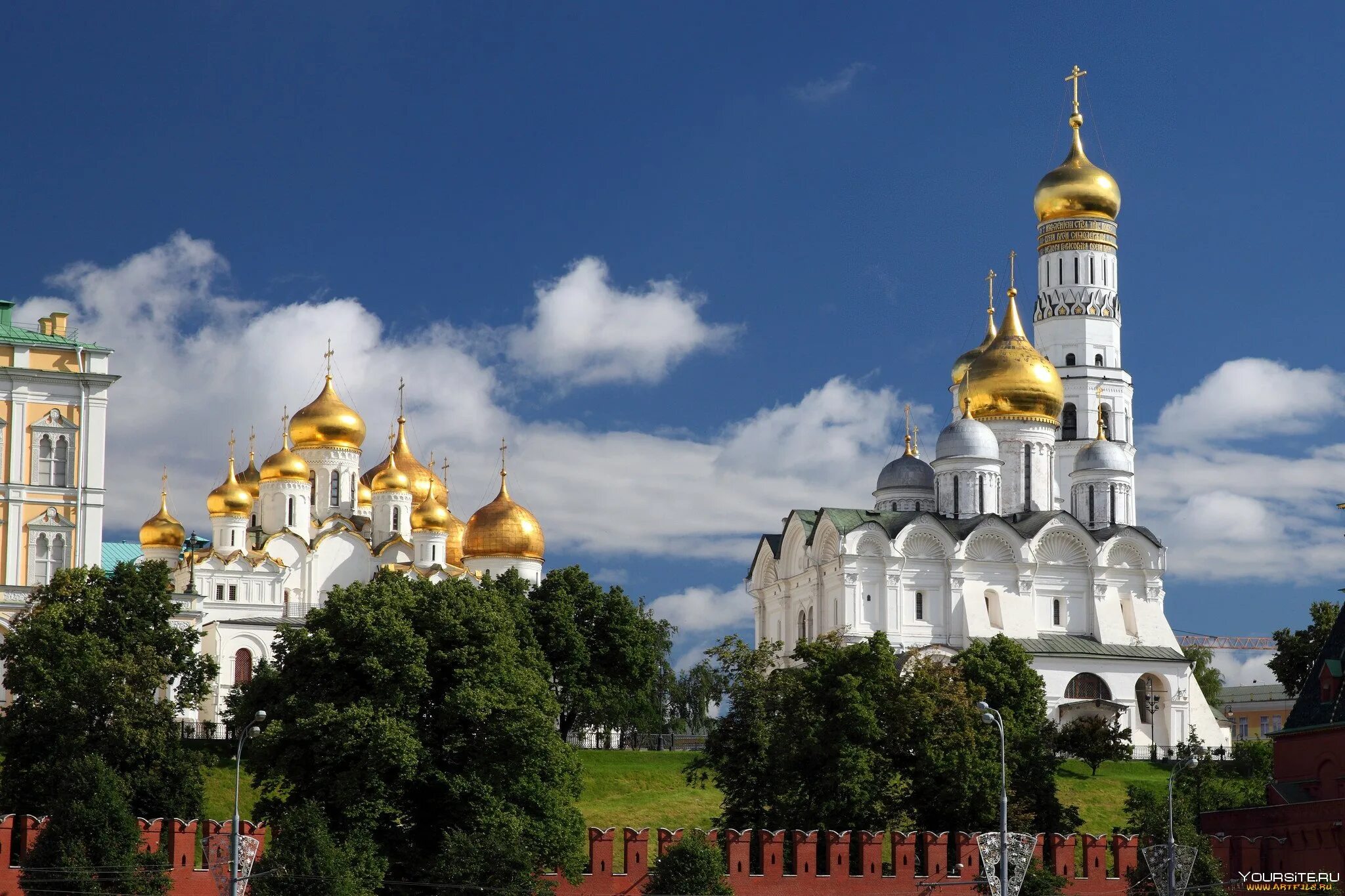 Великие православные храмы. Колокольня Ивана Великого Московского Кремля.