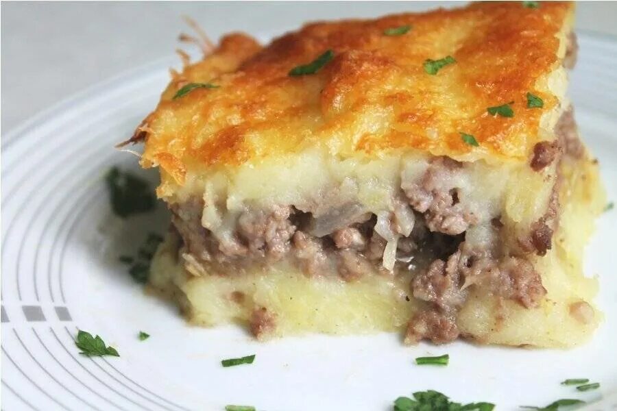 Запеканка с фаршем и картофелем пюре. Запеканка картофельная с фаршем в духовке. запеканка с картошкой и фаршем. картоф запеканка с фаршем. запеканка с картошкой и фаршем в духовке.