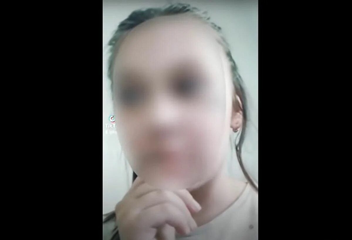 Видео девочка съела. Маленькая девочка рассказывает о произошедшем. 12 летняя девочка из тик тока.
