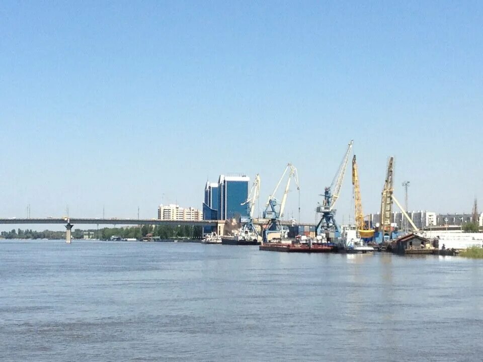 грузовой порт астрахань. новороссийский морской торговый порт. порт новороссийск г. порт питер ночью. центральный порт.