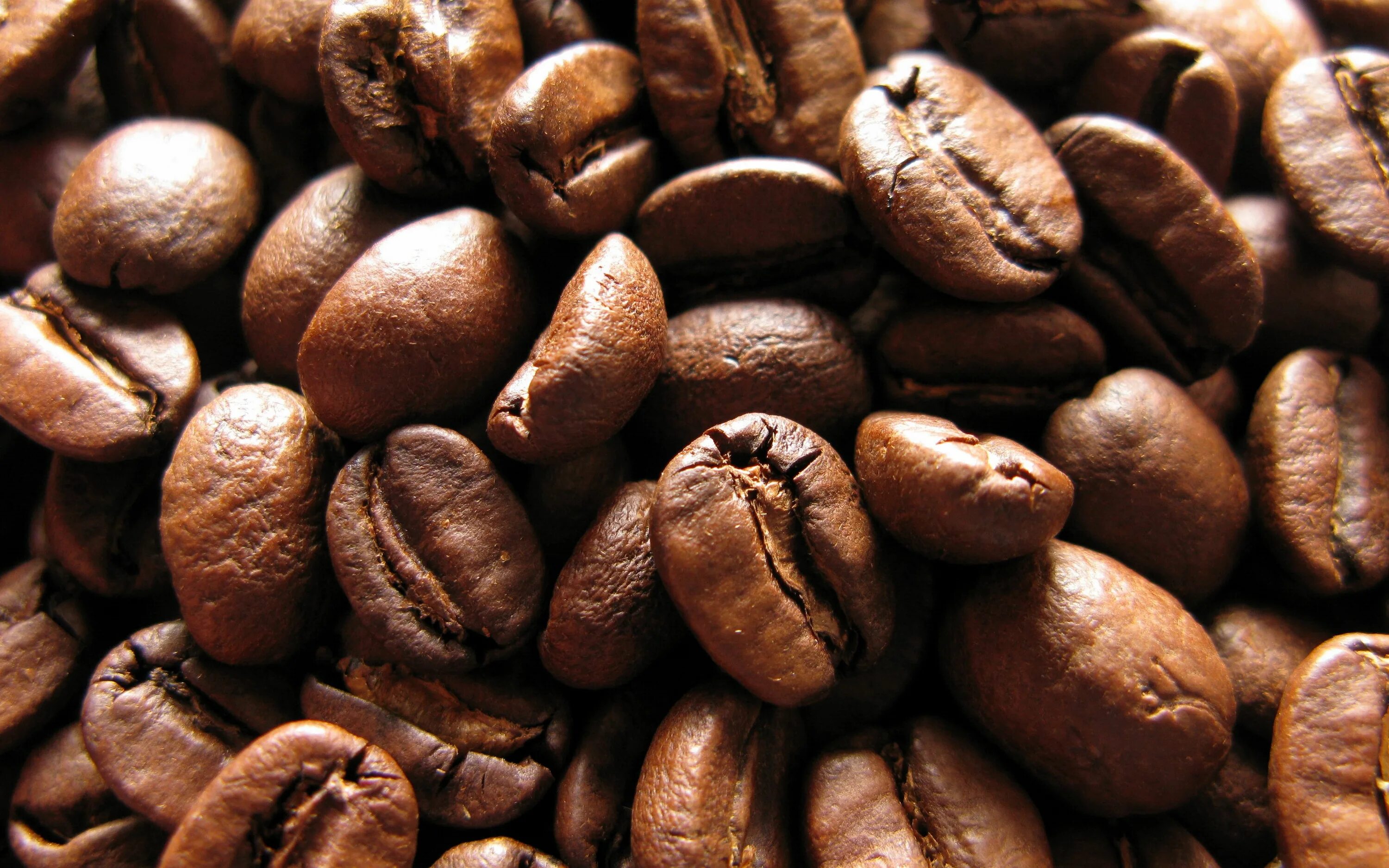 Материки из дерева. Лабрадорит эмеральд перл. Кофе в зернах. Коричневая страна. Коричный цвет.