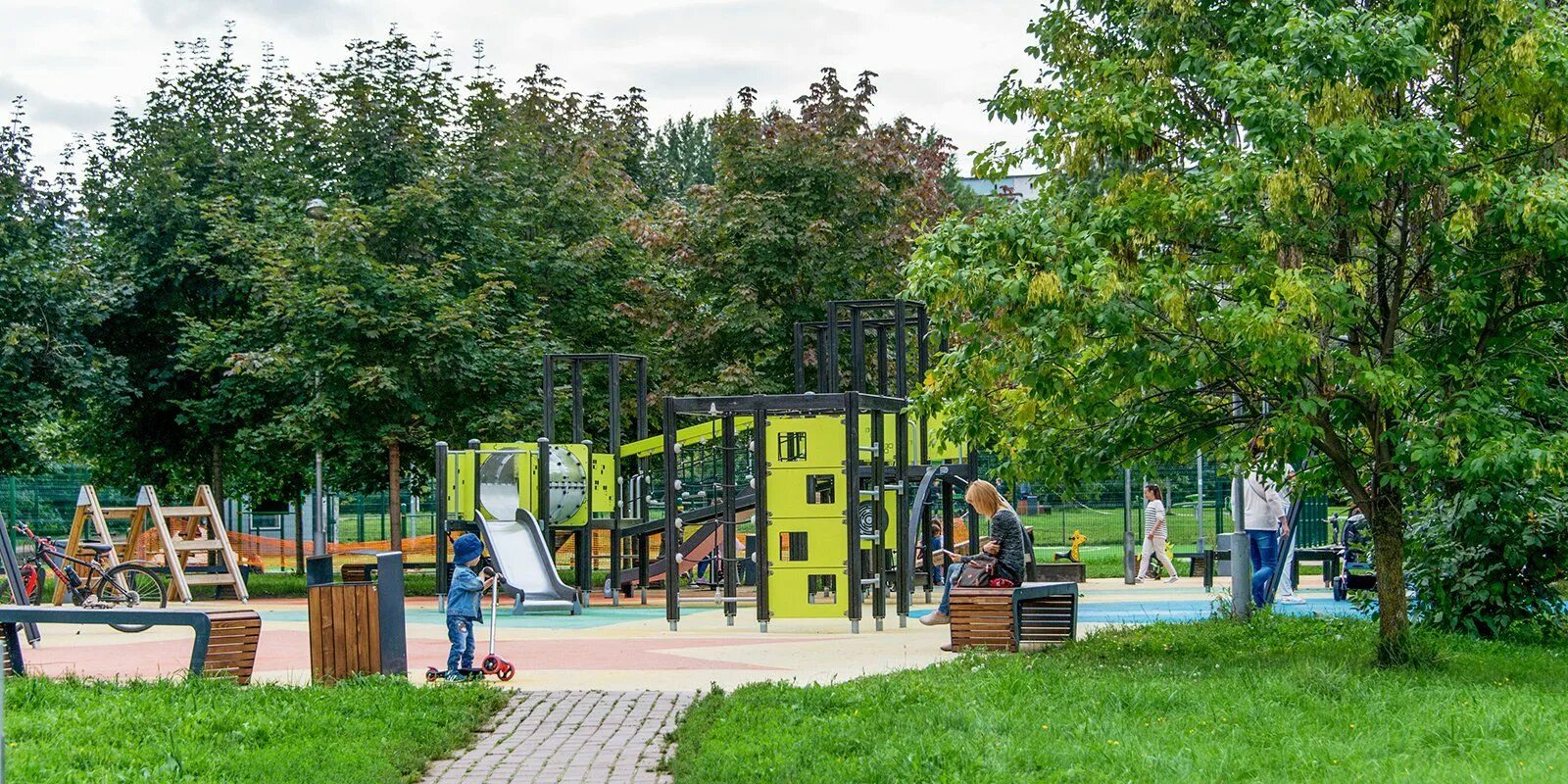 Парк Яуза в Медведково. Парк Яуза в Медведково благоустройство. Парк река Яуза Бабушкинская. Парк Яуза в Медведково площадки.