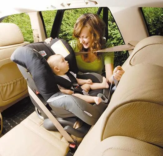 Class plus. Britax romer first class plus. britax romer first class plus с малышом. britax first class plus black thunder. britax römer first class plus в машине.