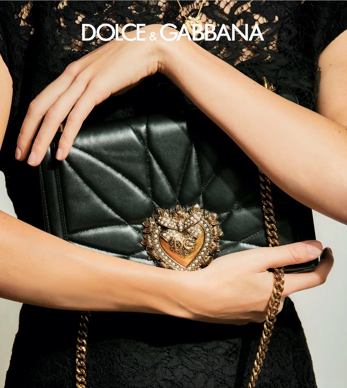 Dolce gabbana devotion цена. Dolce Gabbana Devotion Bag. Сумка Дольче Габбана Devotion. Dolce Gabbana Devotion Embellished Quilted Leather Shoulder Bag. Сумка Dolce Gabbana Devotion черная.