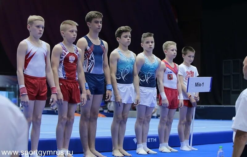 Юниоры спортивная гимнастика. Спортивная гимнастика Чемпионат России 2021 Юниоры. Ярослав Ефимов гимнаст. Гимнасты Юниоры.