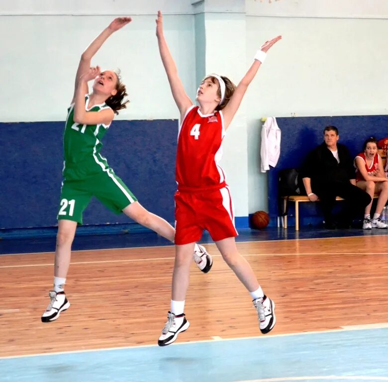 Форма для баскетбола для девочек. Баскетбол для девочек СПБ. Лицей 590 баскетбол девочки. Баскетбол для девочек 14 лет в Чехове.