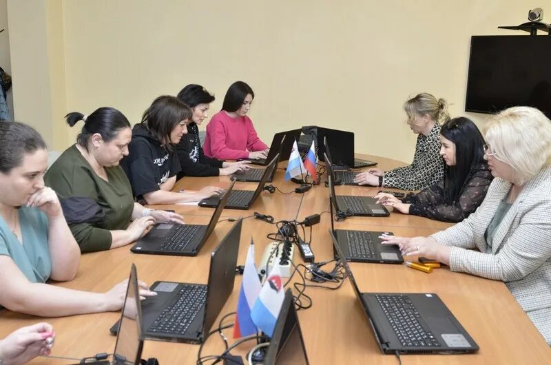 Сайт администрации г сорска республики хакасия. Схема действий уик в день голосования. Информ уик для руководителей. Проект информ уик символика. Оператор спо на выборах это.