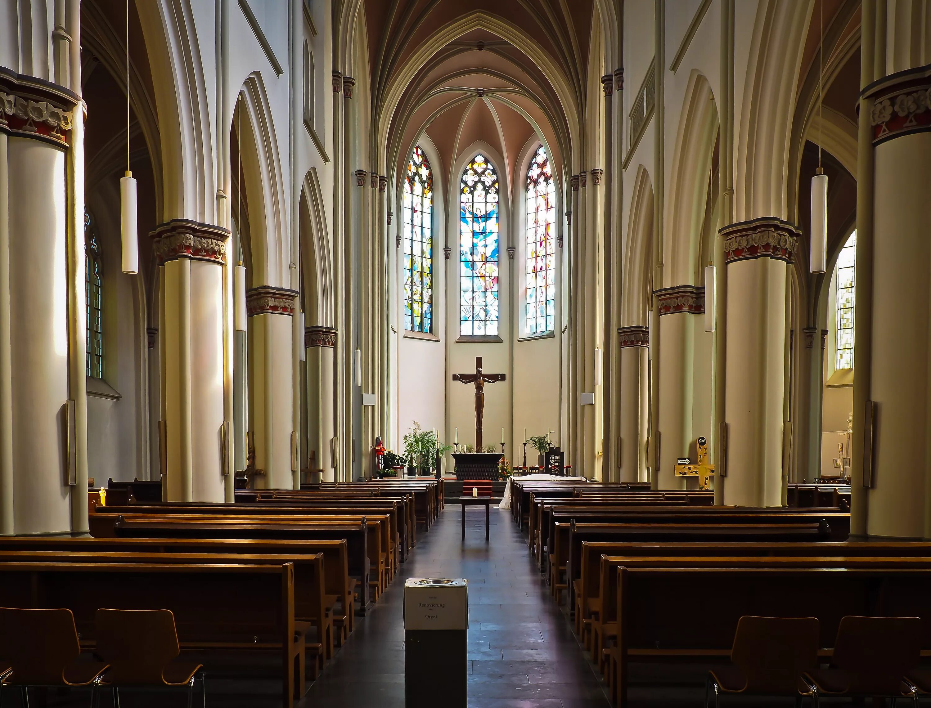 Church католические протестантизм. Внутри католических храмов. Внутри католических храмов. Католический костёл орлеан. Church католические протестантизм.