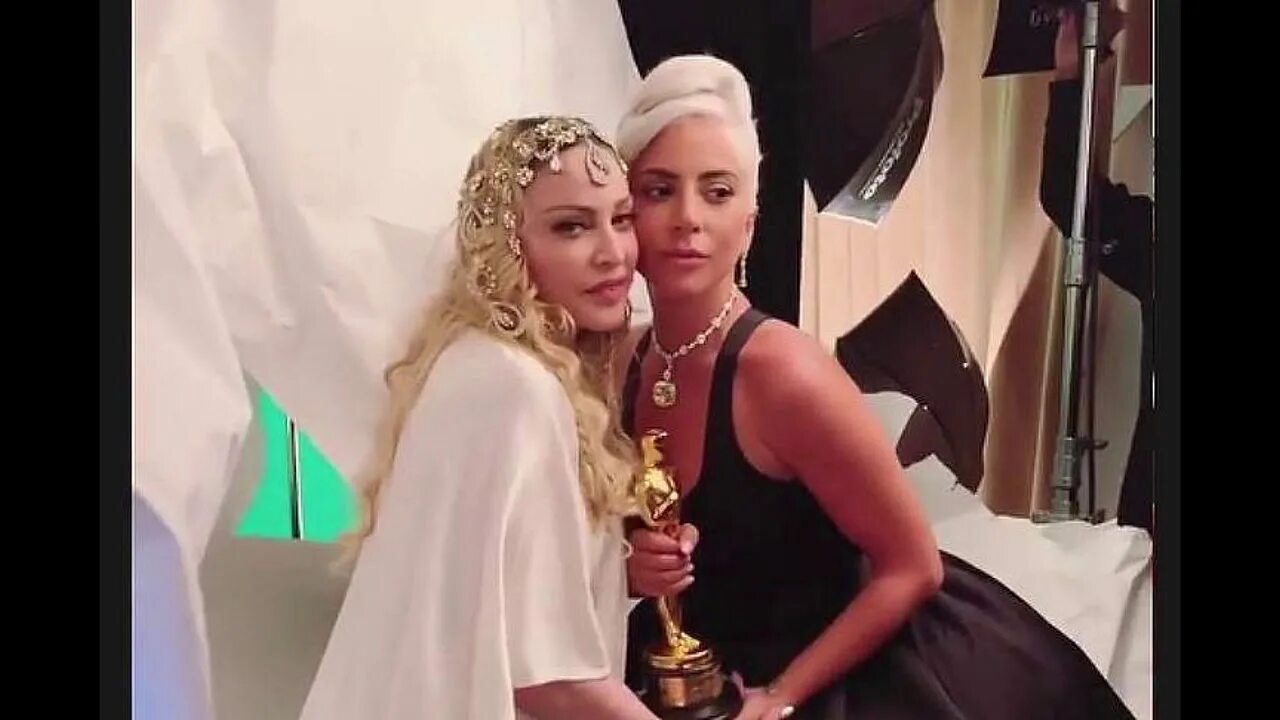 Леди гага мадонна оскар. Мадонна и леди гага. Мадонна и леди гага фото. Madonna and lady gaga. Madonna and lady gaga.