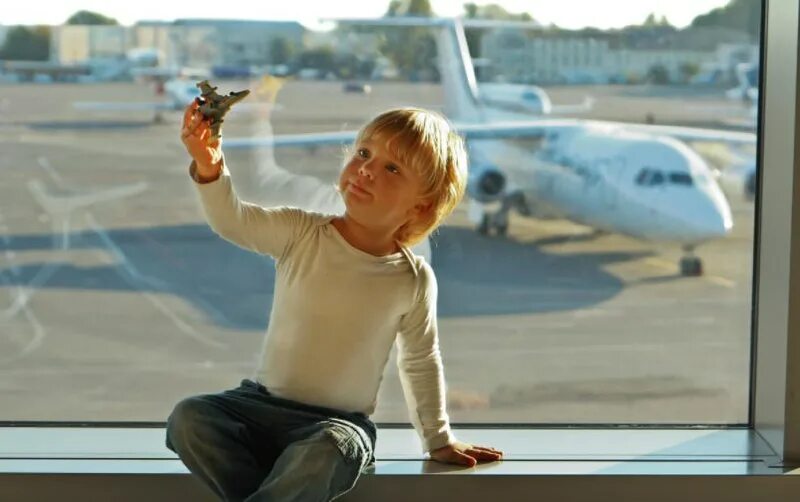 выезжать за границу. дети уехали. детей не выпустили за границу. детей не выпустили за границу. детей не выпустили за границу.