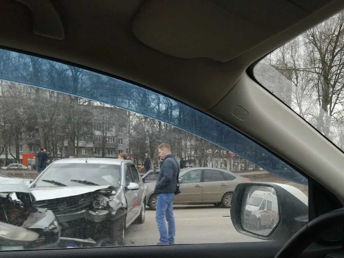 Авария проспект Гагарина Нижний Новгород. Авария в Нижнем Новгороде вчера на проспекте Гагарина. Авария на проспекте Гагарина вчера вечером в 21.00. Авария вчера вечером в 21.00