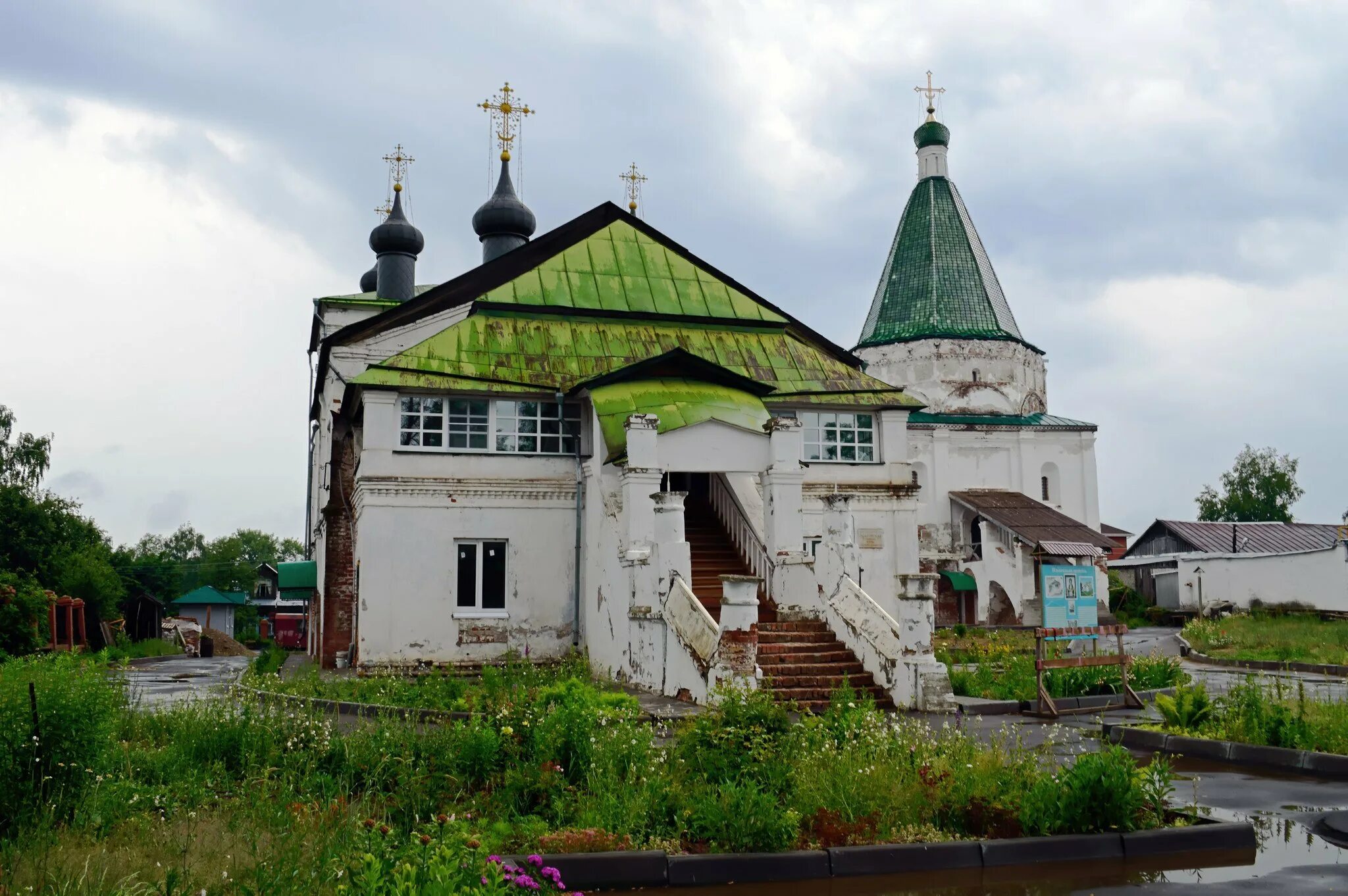 Сайт балахны нижегородской области. Балахна – город церквей. Никольская Церковь Балахна. Церковь в Балахне Нижегородской области. Храм Спаса Нерукотворного Балахна.