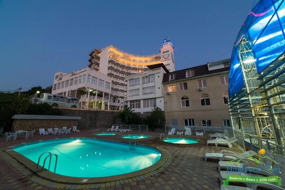 Отели 3 звезды в сочи. Garden hills отель 3 сочи. сочи отель гарден хиллс 3 звезды. гарден хилл отель сочи. garden hills 2 сочи.