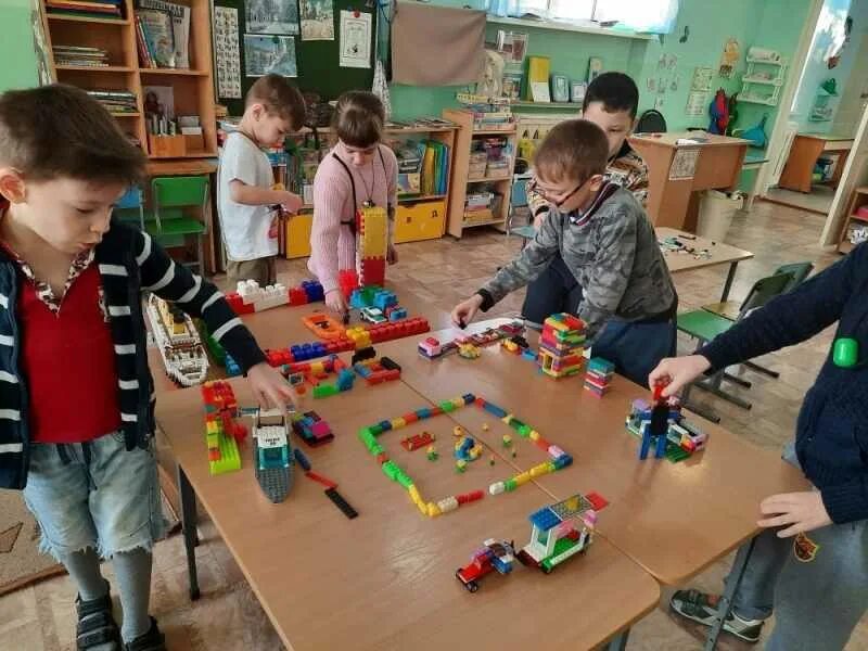 Пространственно конструктивная деятельность. Конструктивная деятельность в старшей группе. дети строят город. строим город доброты средняя группа. конструктивная деятельность на 1 мая.