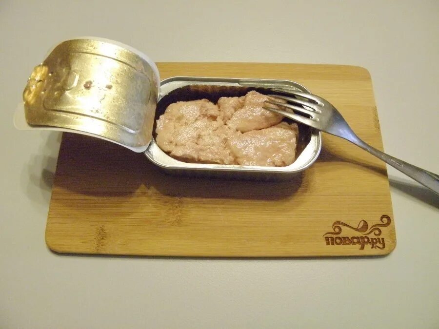 Командорский кальмар рецепты. Командорский кальмар блюдо. Печень трески и кальмары. Салаты с печенью трески рецепты с фото простые и вкусные. Печень трески и кальмары.