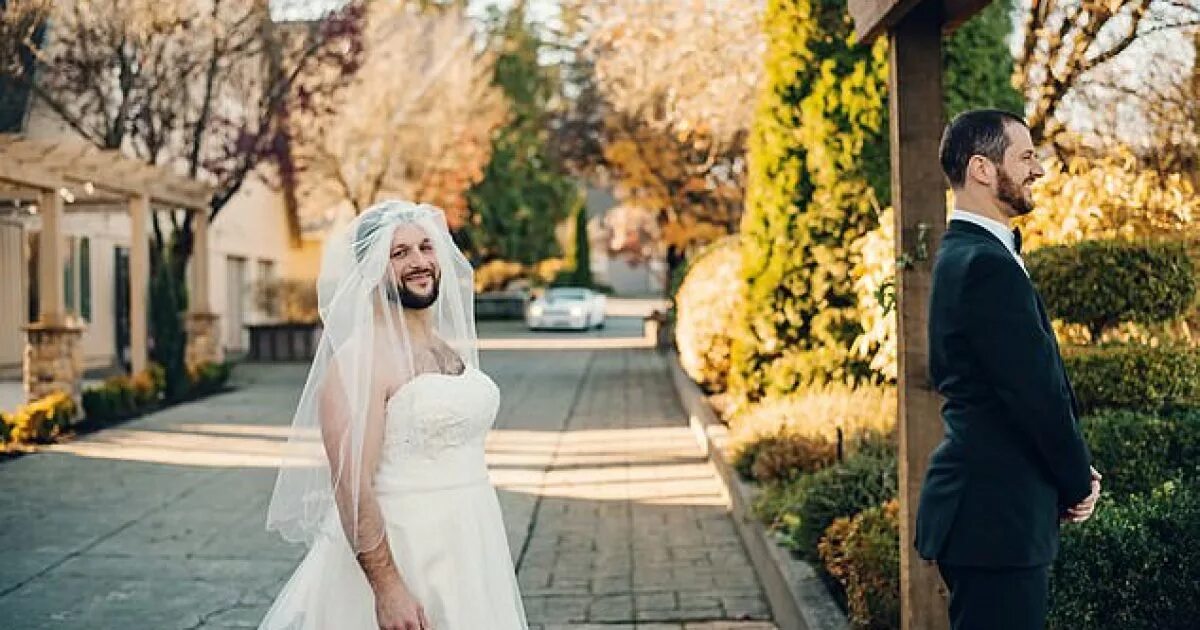 жениху нельзя видеть невесту до свадьбы. жениху нельзя видеть невесту до свадьбы. видный жених мульти. жених и невеста. почему нельзя видеть невесту в платье до свадьбы жениху.