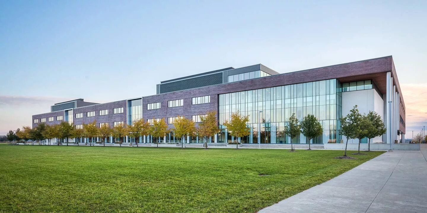 Institute of advanced technologies. Конестога колледж канада. conestoga college institute of technology and advanced learning. уотерлу канада. waterloo вуз канада.